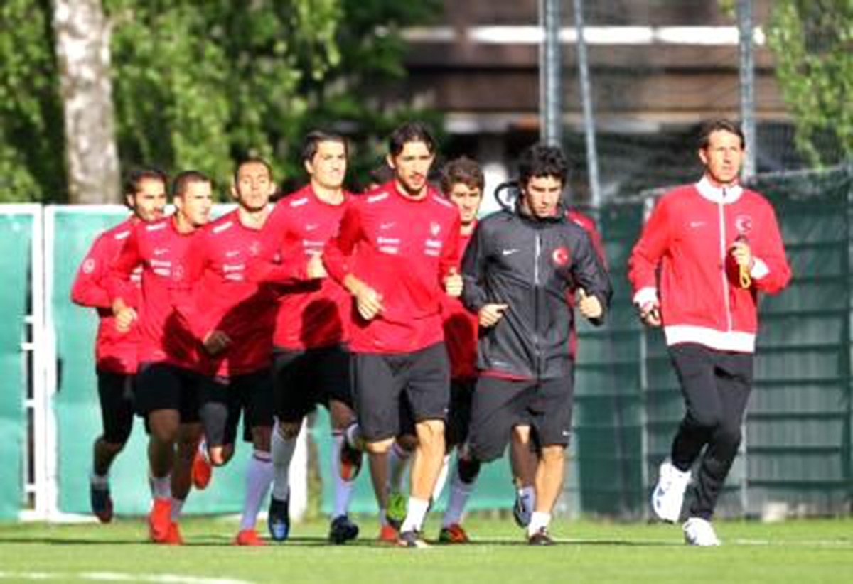 A Milli Futbol Takımı, Avusturya'daki İlk Antrenmanını Yaptı