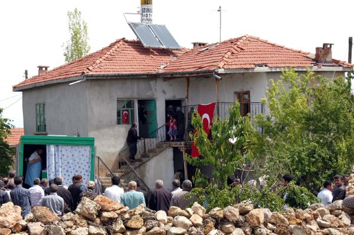Ağrı\'da Öldürülen İmamın Cenazesi, Konya\'daki Baba Evinde