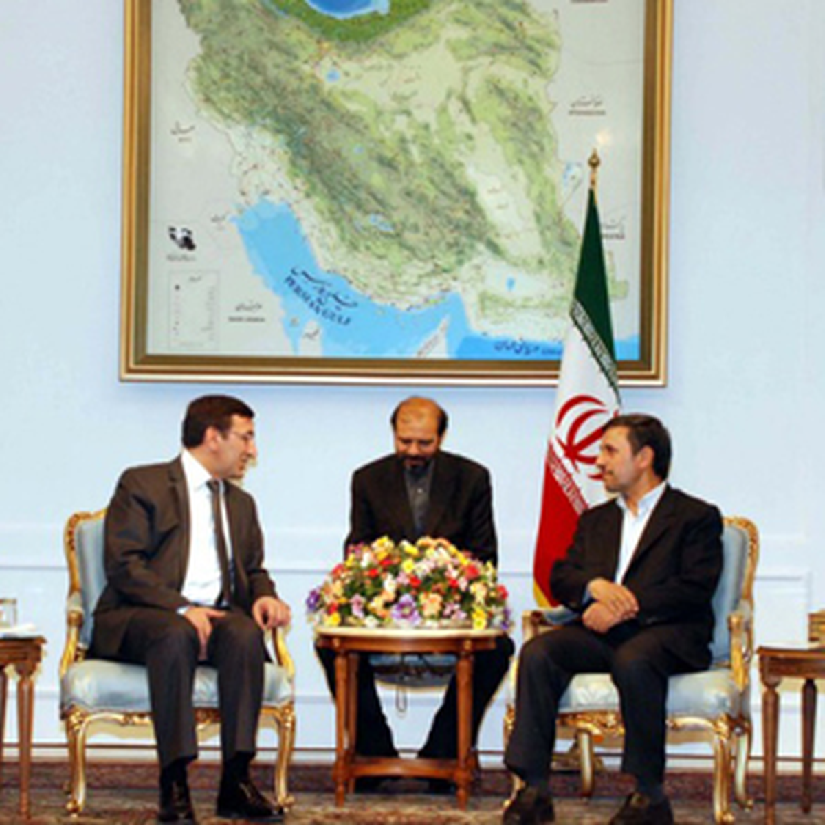 Ahmedinejad, Bakan Yılmaz'ı Kabul Etti