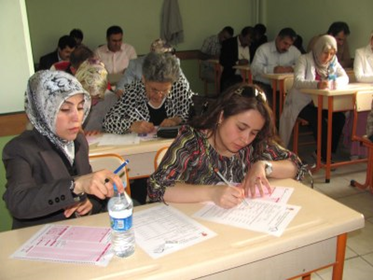 Ak Parti Siyaset Akademisi Sınavı Yapıldı