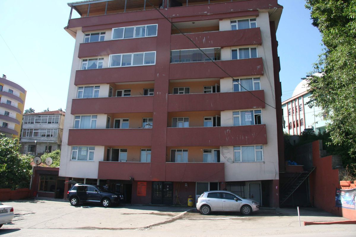 Apartmanda Çatlaklar Oluştu