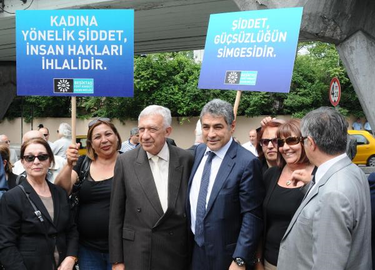 Beşiktaş'ta 'Kadına Yönelik Şiddet' Heykeli