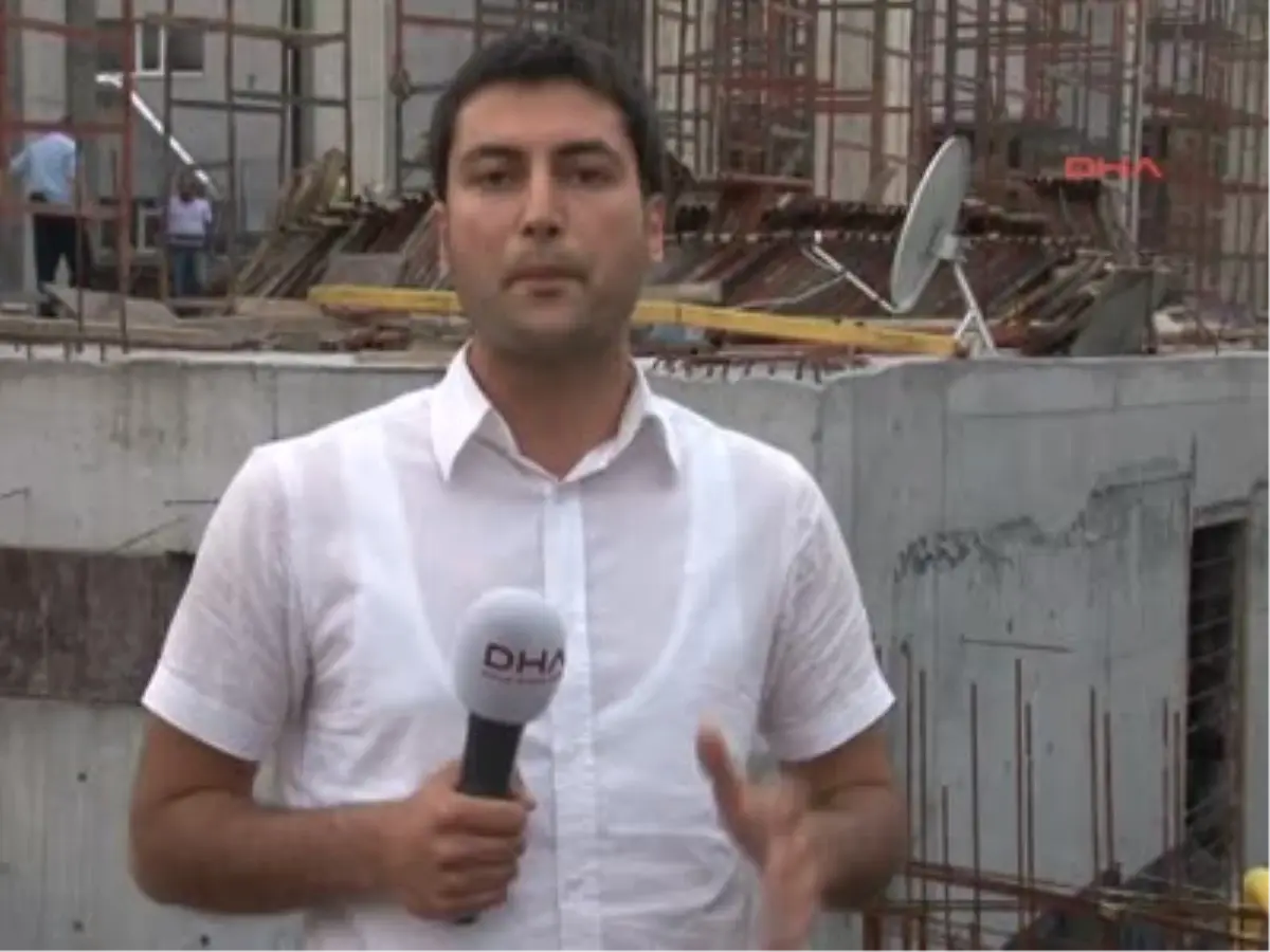 Beylikdüzü\'nde Göçük Altında Kalan İşçi 7 Saat Sonra Kurtarıldı *beylikdüzü\'nde Bir Sanayi...