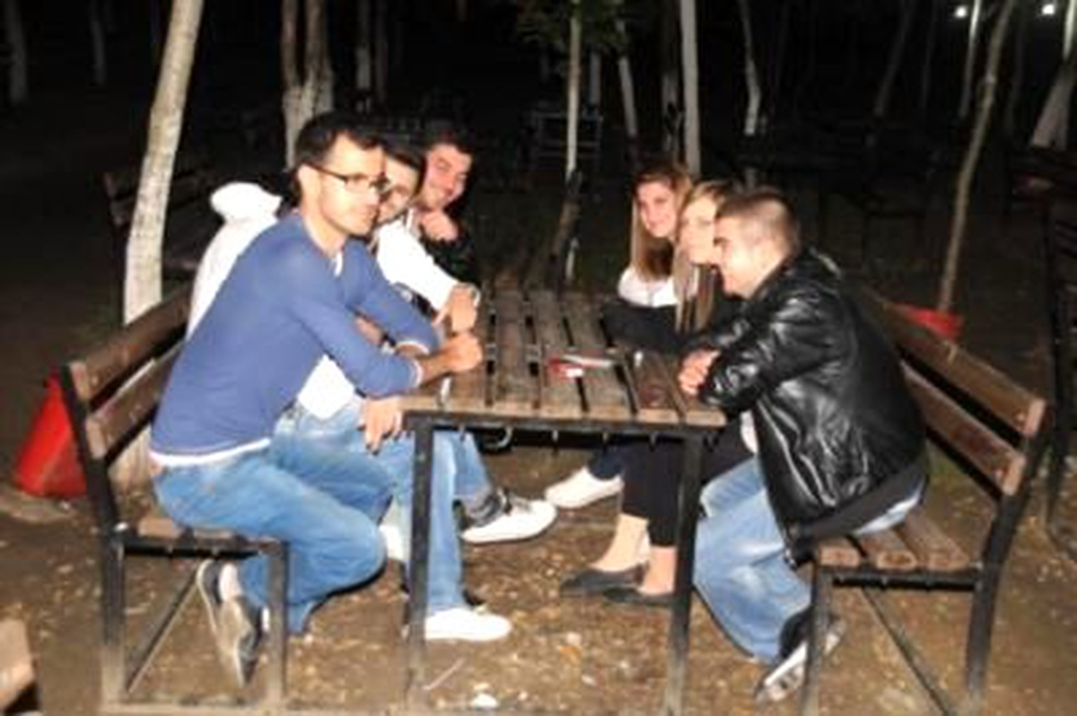 Bulgaristan\'daki Deprem Edirne\'yi Sokağa Döktü Bulgaristan\'daki Deprem Edirne\'yi Sokağa Döktü