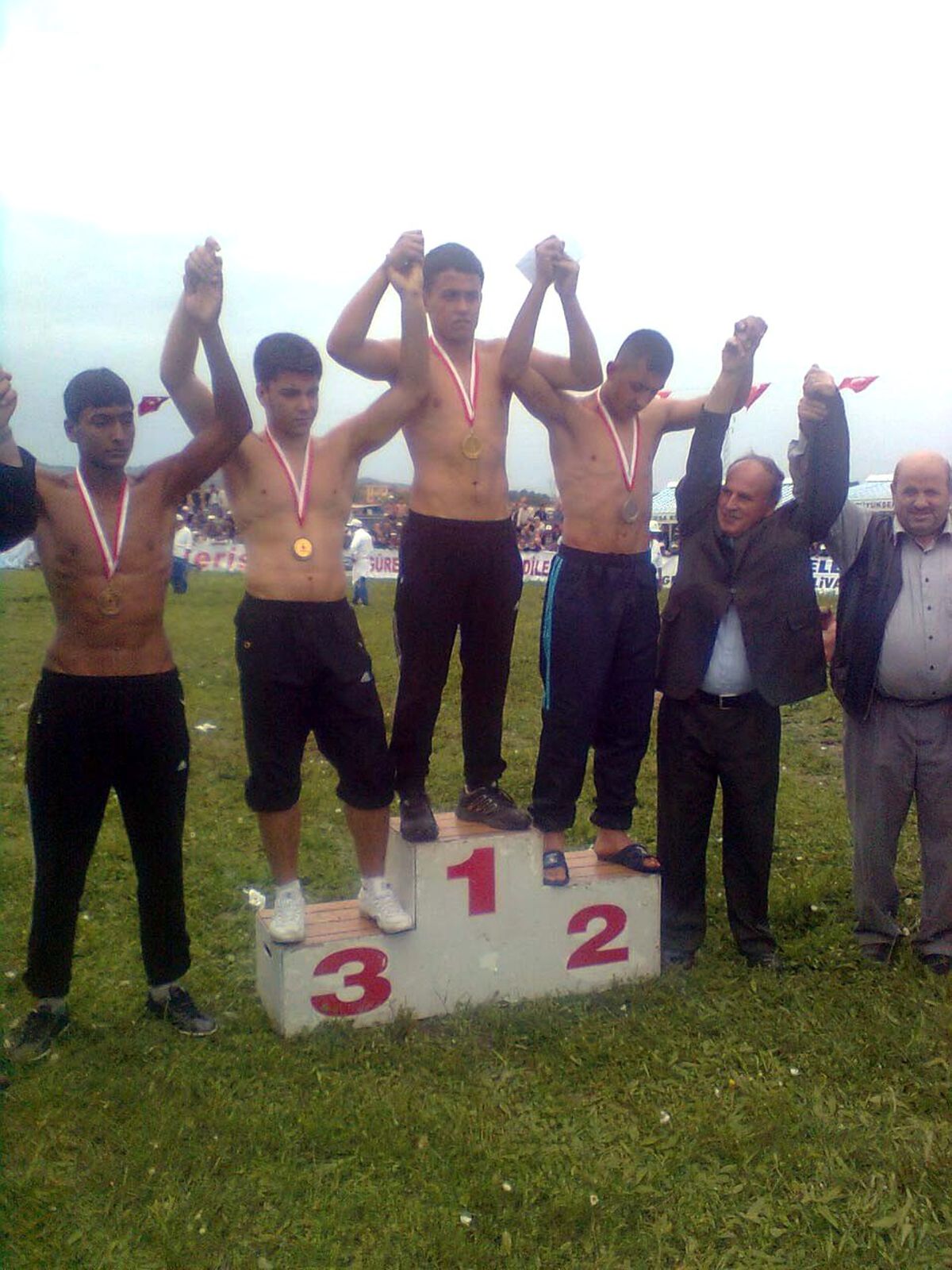 Çan Belediyesi Güreşçileri Yine Madalya ile Döndü