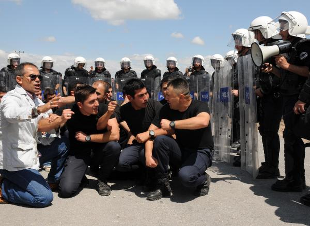 Çevik Kuvvet, Tatbikatta Biber Gazından Etkilendi
