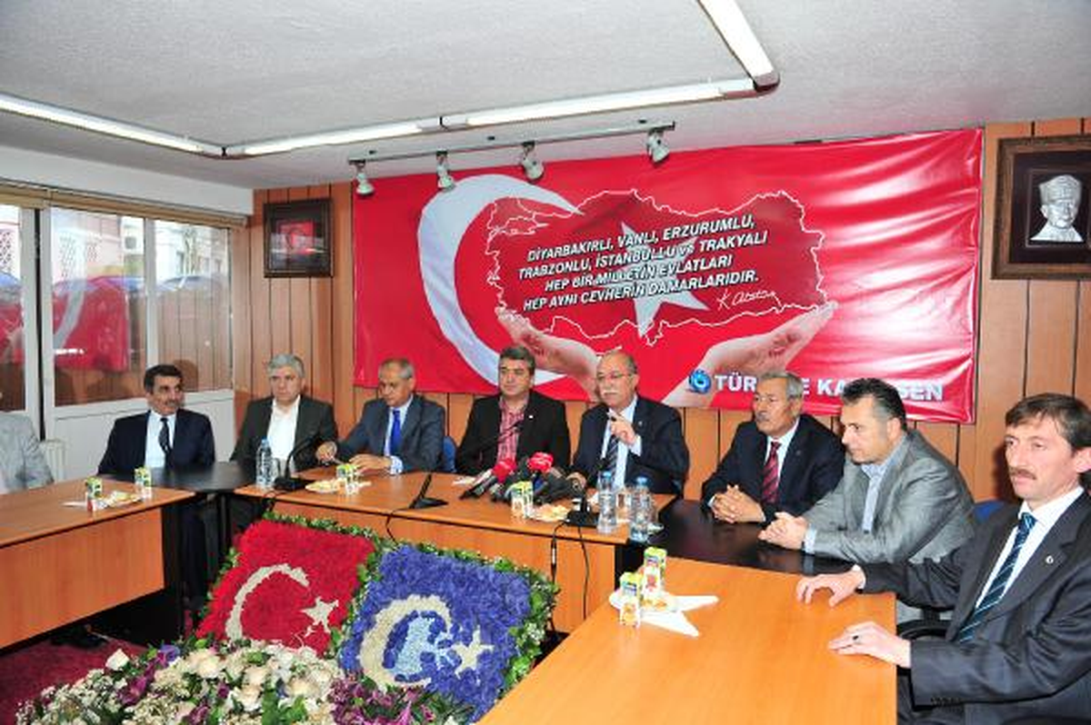 CHP\'den Grev Kararı Alan Konfederasyonlara Destek Ziyareti