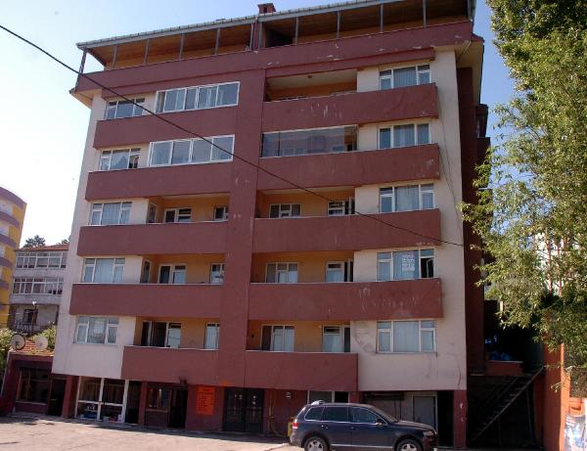 Çökme Tehlikesi Bulunan Binaya Tahliye Kararı