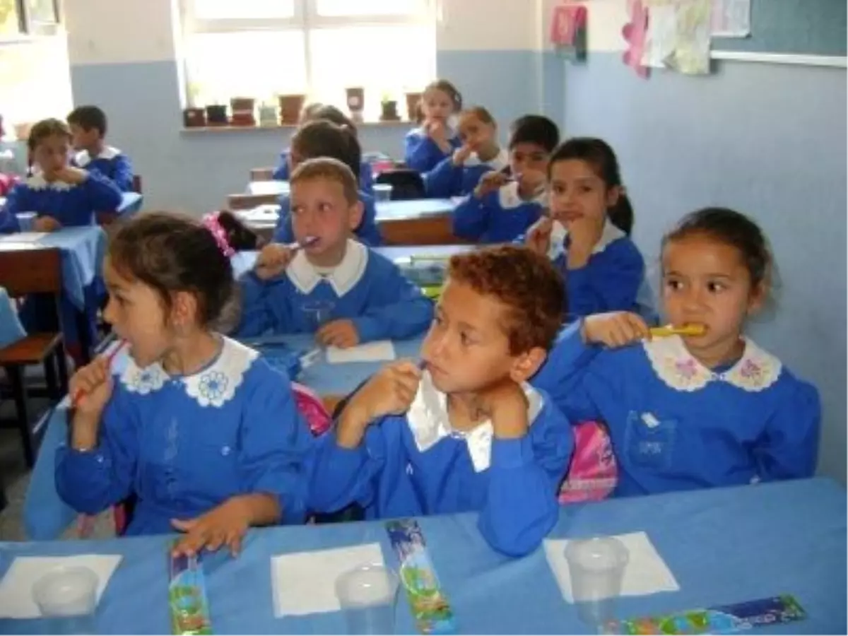 Dişler Yolunda Projesi İlk Mezunlarını Veriyor