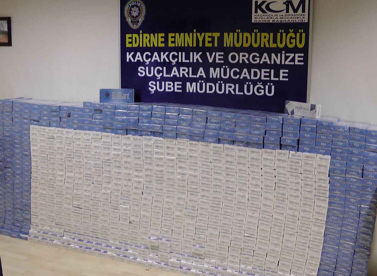 Edirne\'de 9 Bin Paket Kaçak Sigara Ele Geçirildi