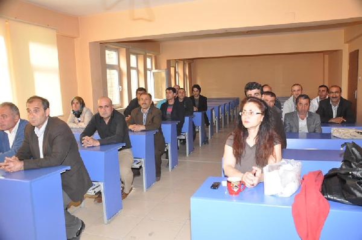 Hakkari Üniversitesi\'nde Temizlik Personeline Eğitim