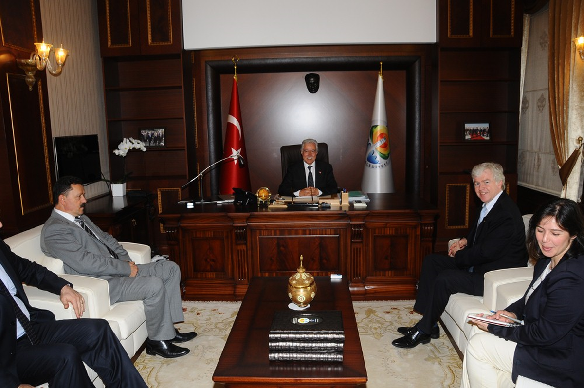 Kanada Büyükelçisi Holmes Büyükşehir'de