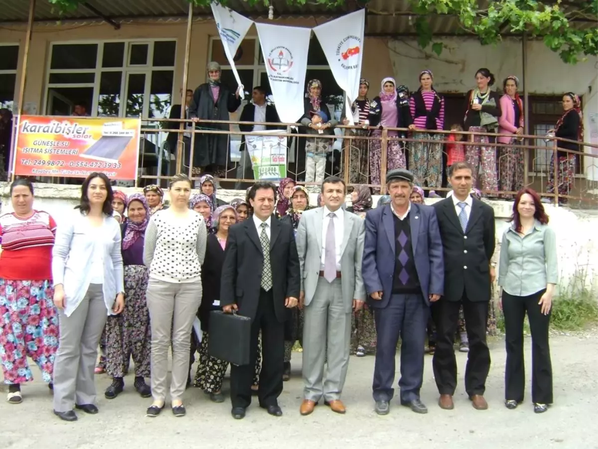 Köylerdeki Eğitim Seminerleri Sürüyor