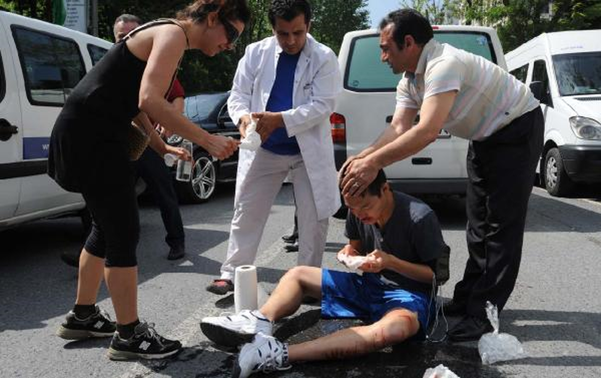 Kulaklıkla Spor Yaparken, Minibüs Çarptı