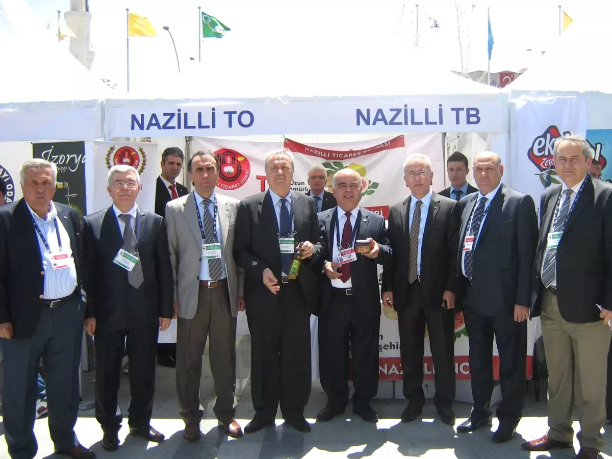 Nazilli\'den Hayati Yazıcı ve Cemil Çiçek\'e Uzun Yaşam Sandığı