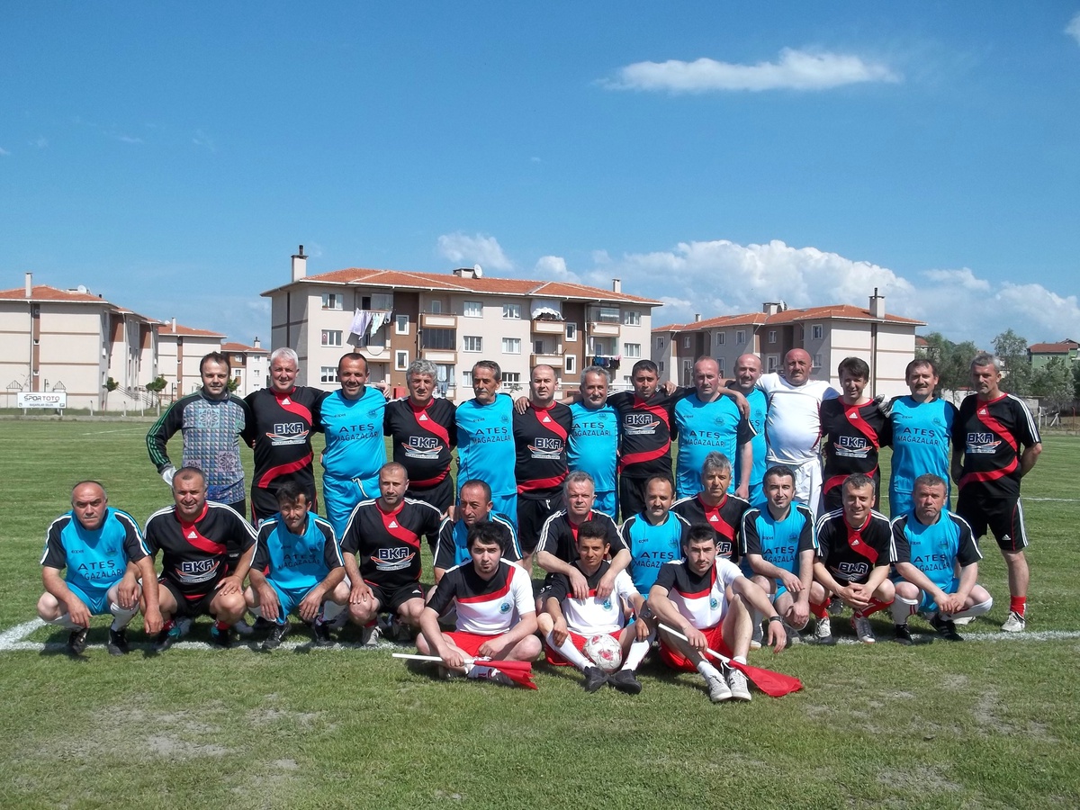 Saltukova'da Boğa Ödüllü Yaz Ayı Futbol Turnuvası Başladı