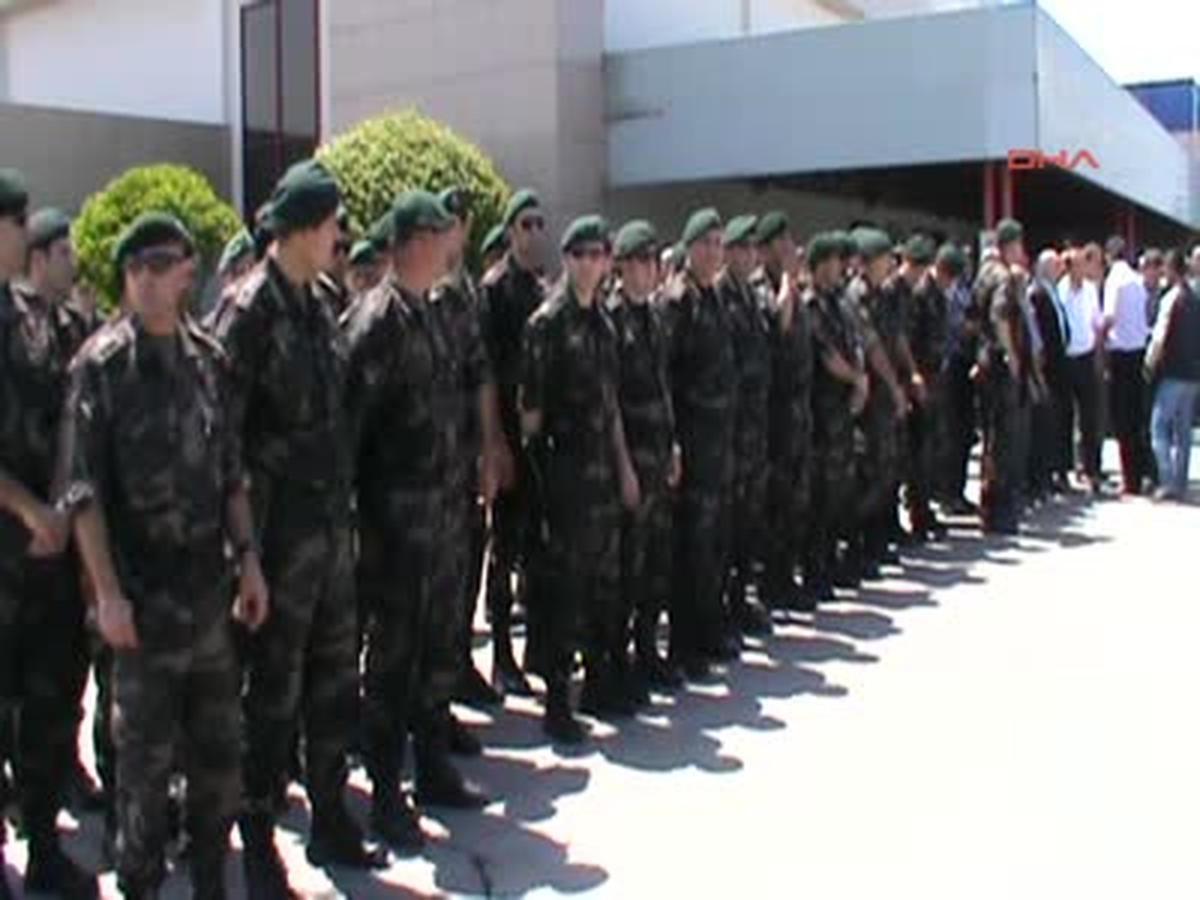 Şehit Polis Bebeğiyle Geldi
