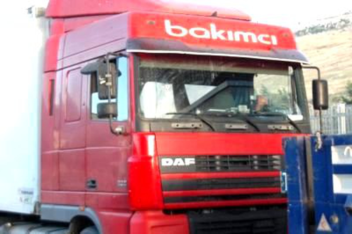 Suriye'den Geçen Türk Tır'ı Çatışmanın Ortasında Kaldı