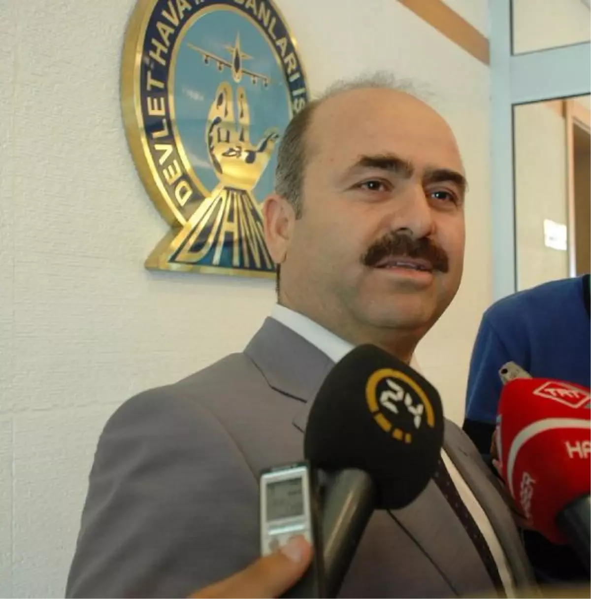 Uçaklara Binerken Ayakkabı Çıkarmaya Son Verilecek