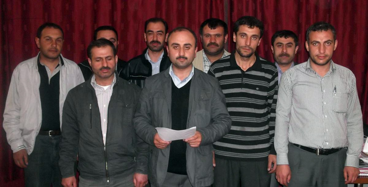 Umut-Der Tatvan Şubesi Mustazaf-Der\'in Kapatılmasına Tepki Gösterdi