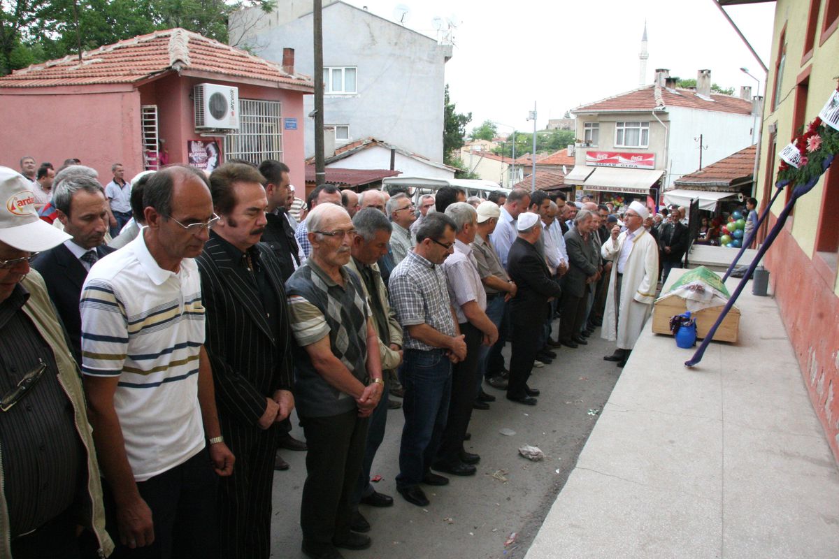 Ünlü Sanatçı Gencebay\'ın Acı Günü
