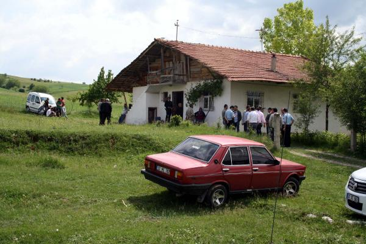 2 Kızını Kazada Kaybeden Anne İntihar Etti