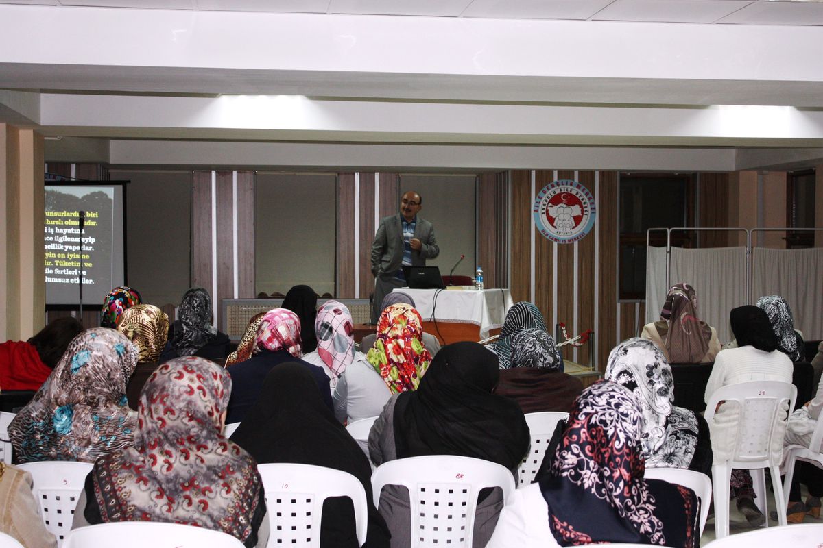 Aile Eğitim Seminerleri Tamamladı