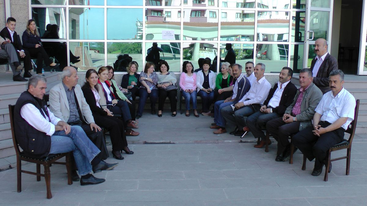 Akçakoca\'da Kamu Çalışanları Grevde