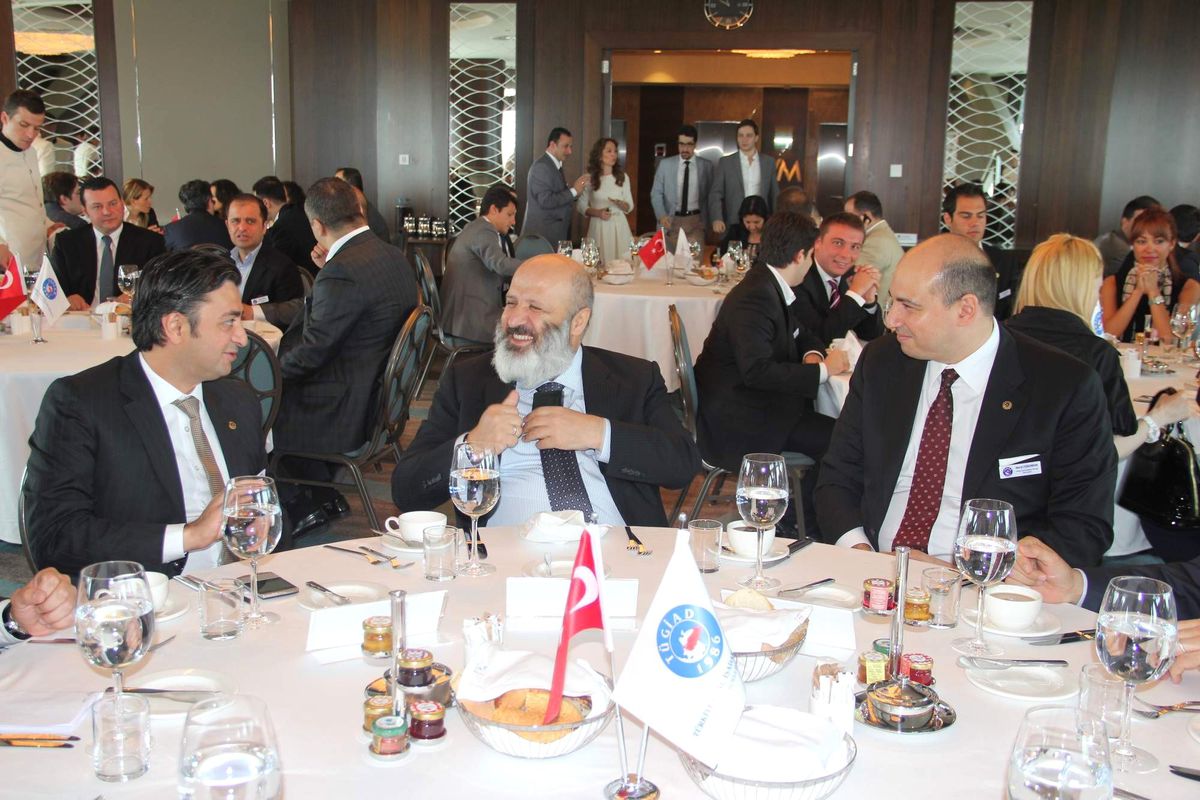 "Asya Türkleri Bekliyor"