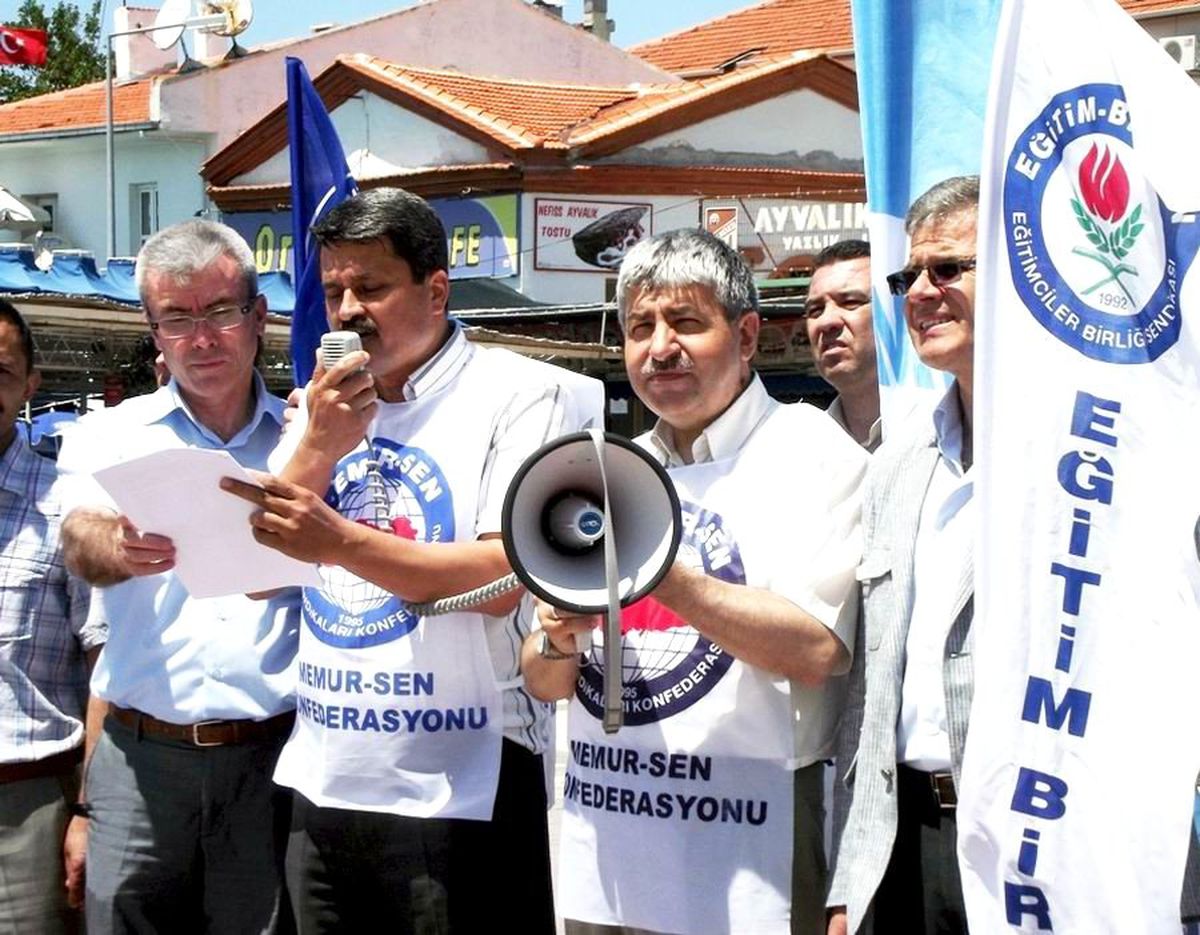 Ayvalık'ta Eğitim Bir-Sen'den Hükümete Sert Tepki