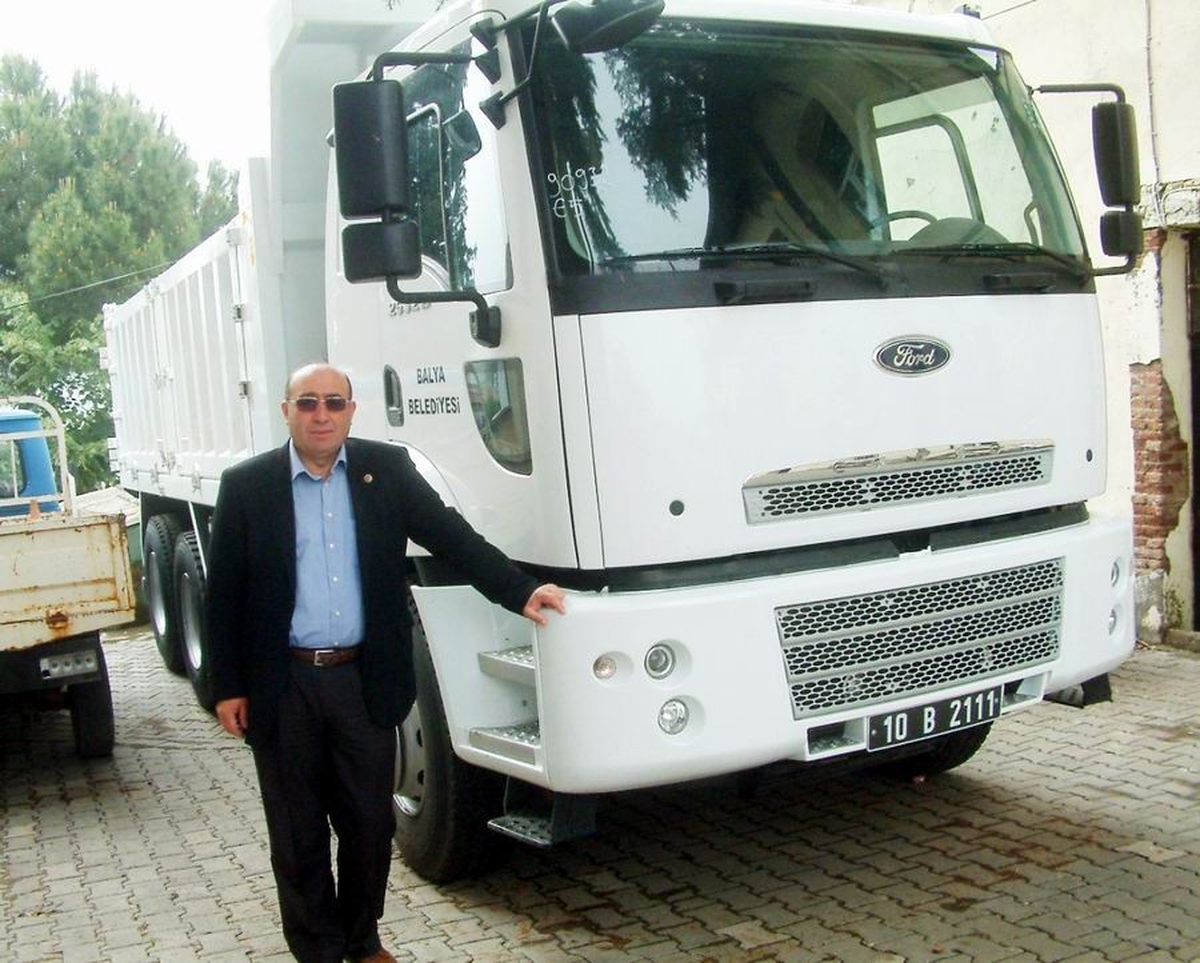 Balya'da Bağışlanan Kamyon Köylere de Hizmet Verecek