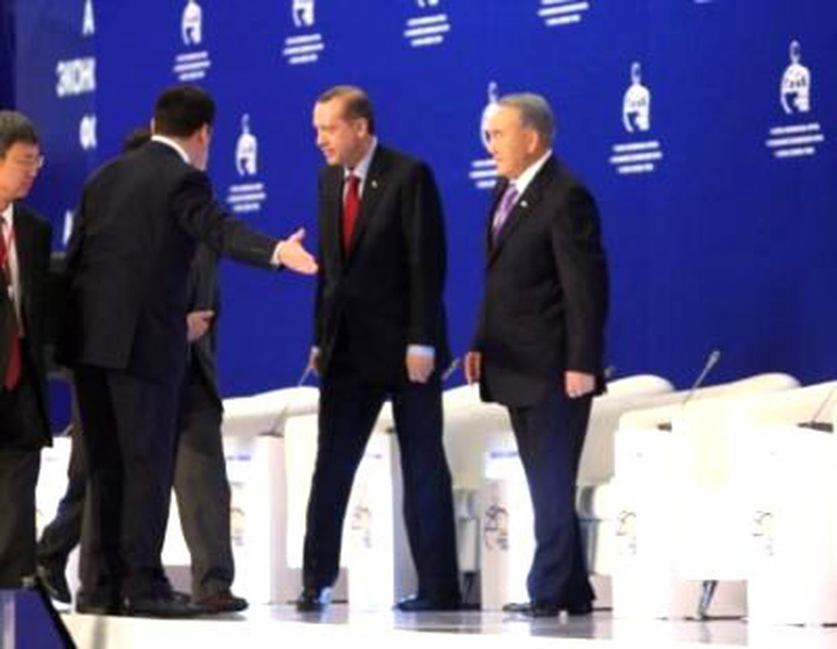 Başbakan Erdoğan Kazakistan\'da Cumhurbaşkanı Nazarbayev Tarafından Resmi Törenle Kabul Edildi
