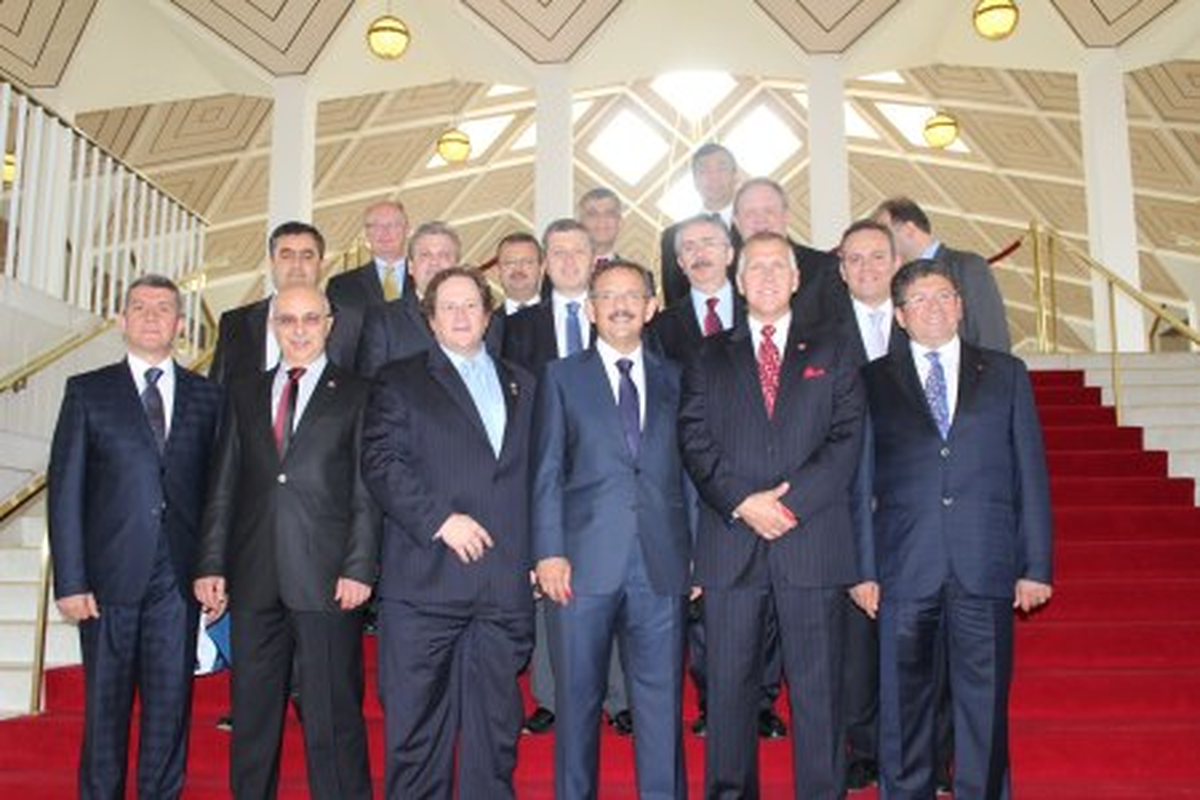 Başkan Özhaseki Ayakta Alkışlandı