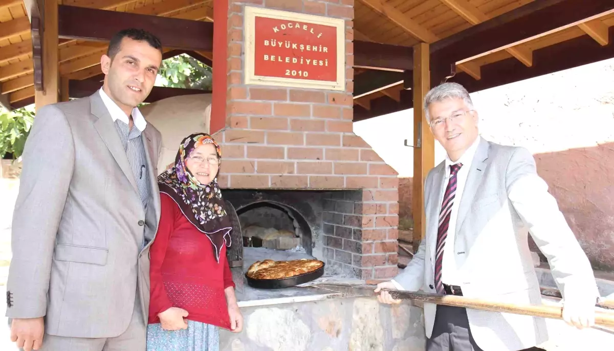 Başkan Vekili Özak İzmit\'in 10 Köyünü Dolaştı