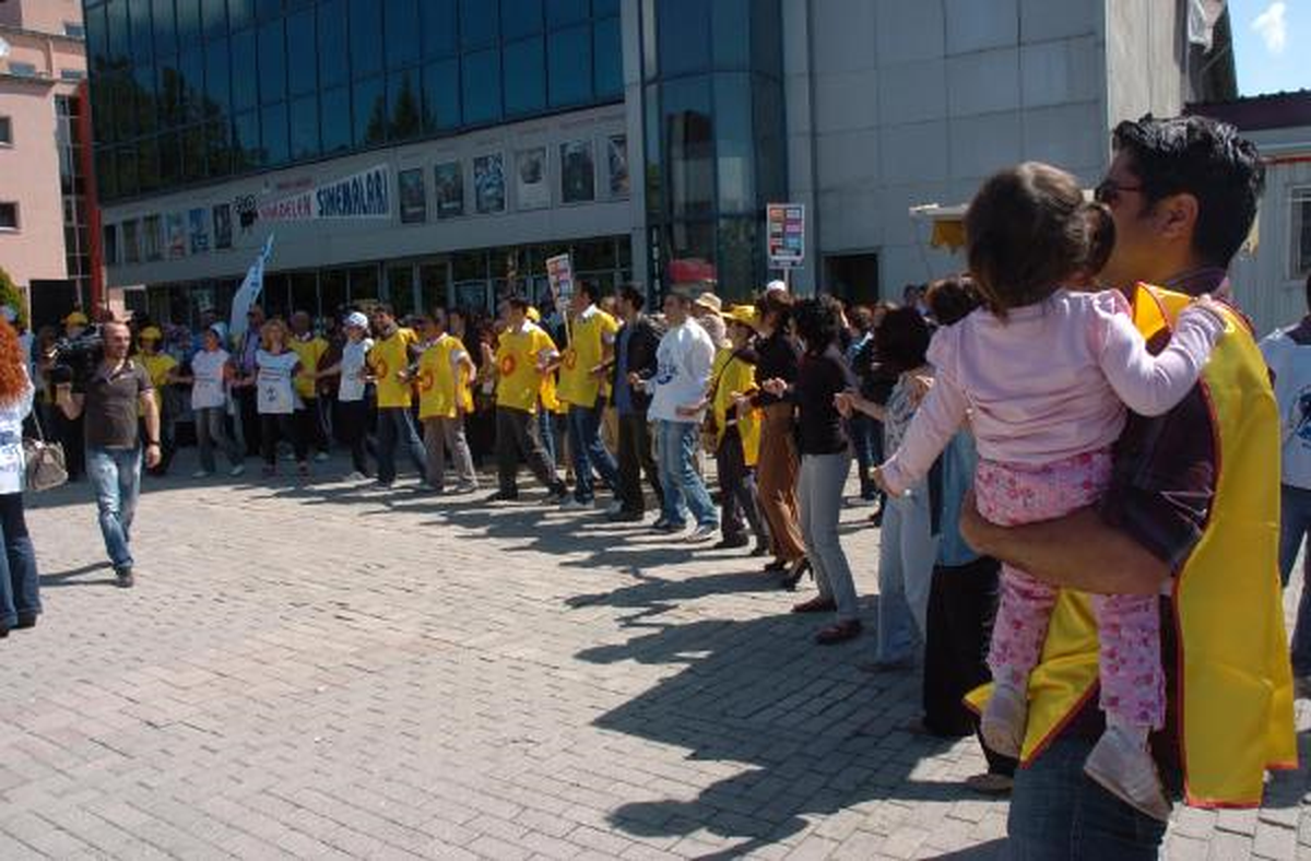 Bolu\'da Memurlar Hükümeti Protesto Etti
