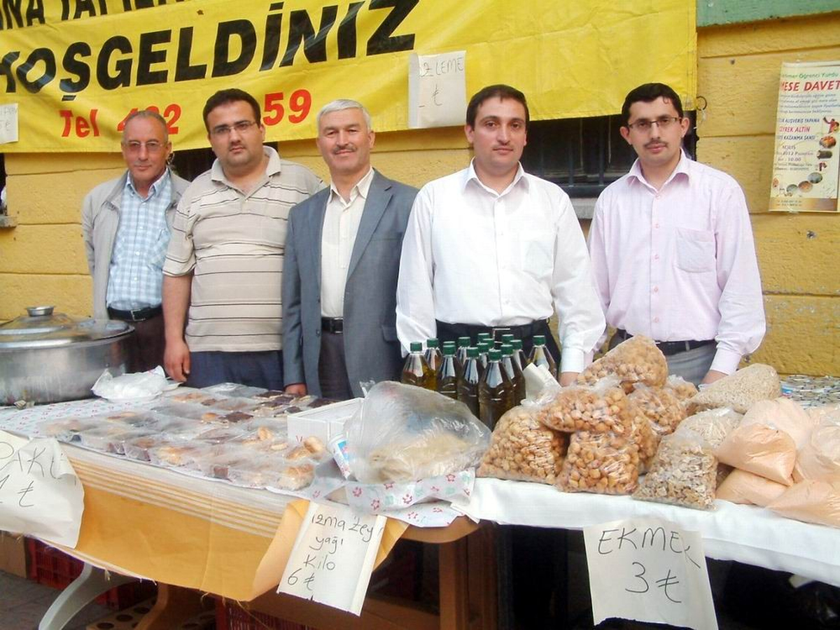 Burhaniye'de Kermes Geliri Fakir Öğrenciye AŞ Olacak