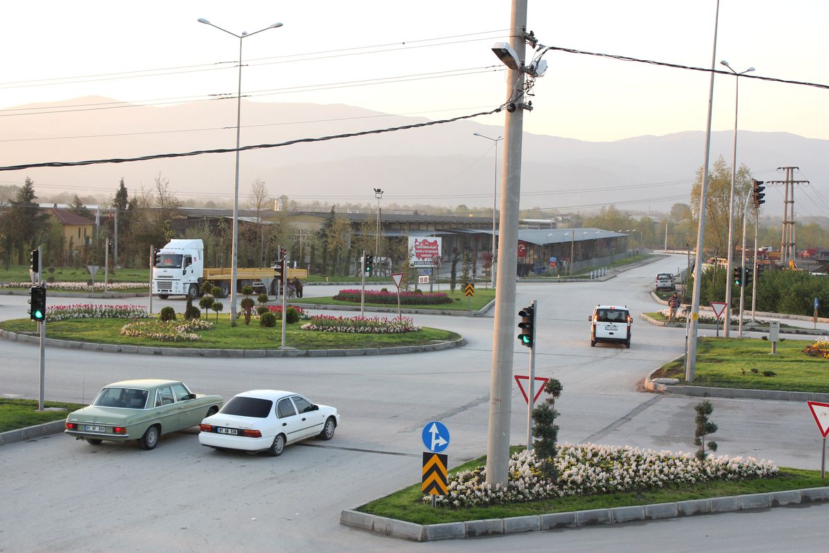 Düzce\'de Yeni Sanayi Bölgesinde Alt Yapı Yenileniyor