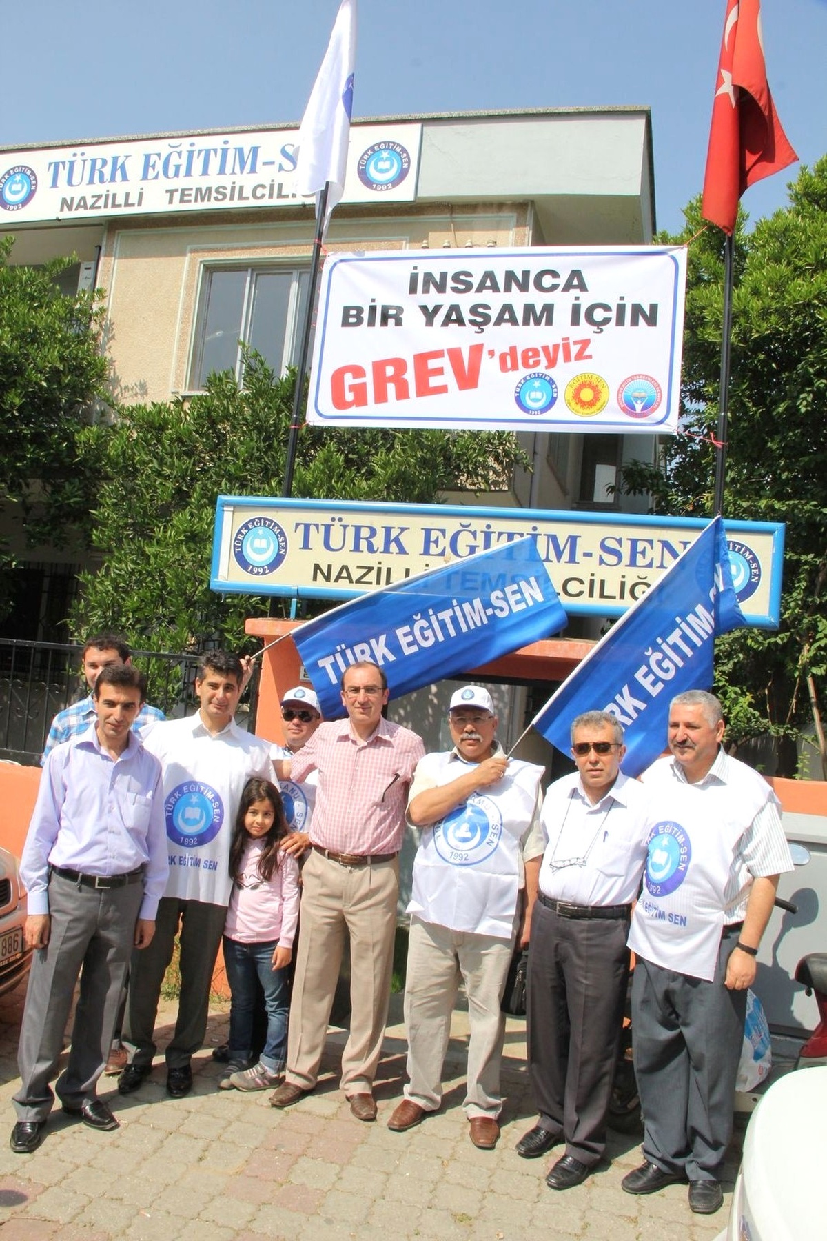 Eğitimciler 10+10 ve 100 TL Ek Ödeme İstiyor