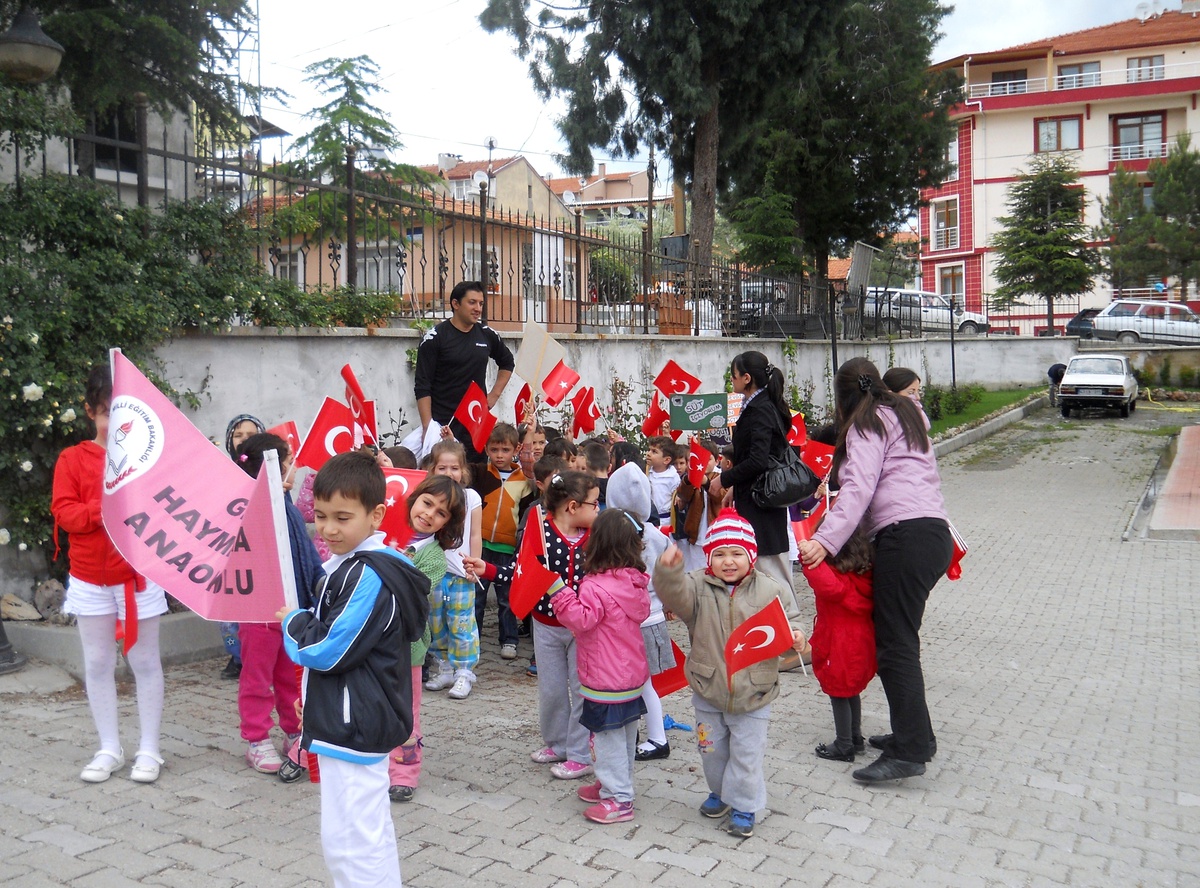 Gediz Hayme Ana Anaokulu Öğrencilerinden 'Sigaraya Hayır'