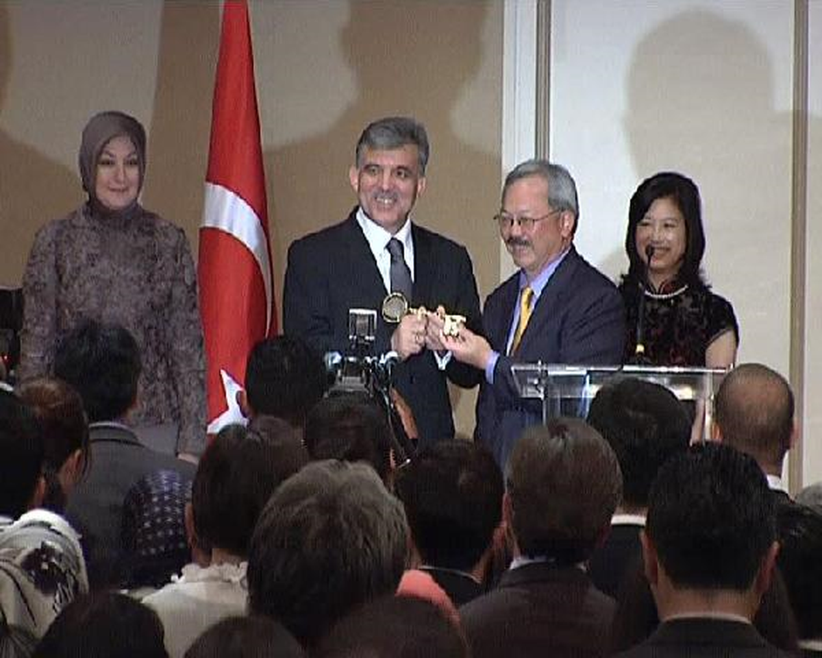 Gül\'e San Francisco Anahtarı