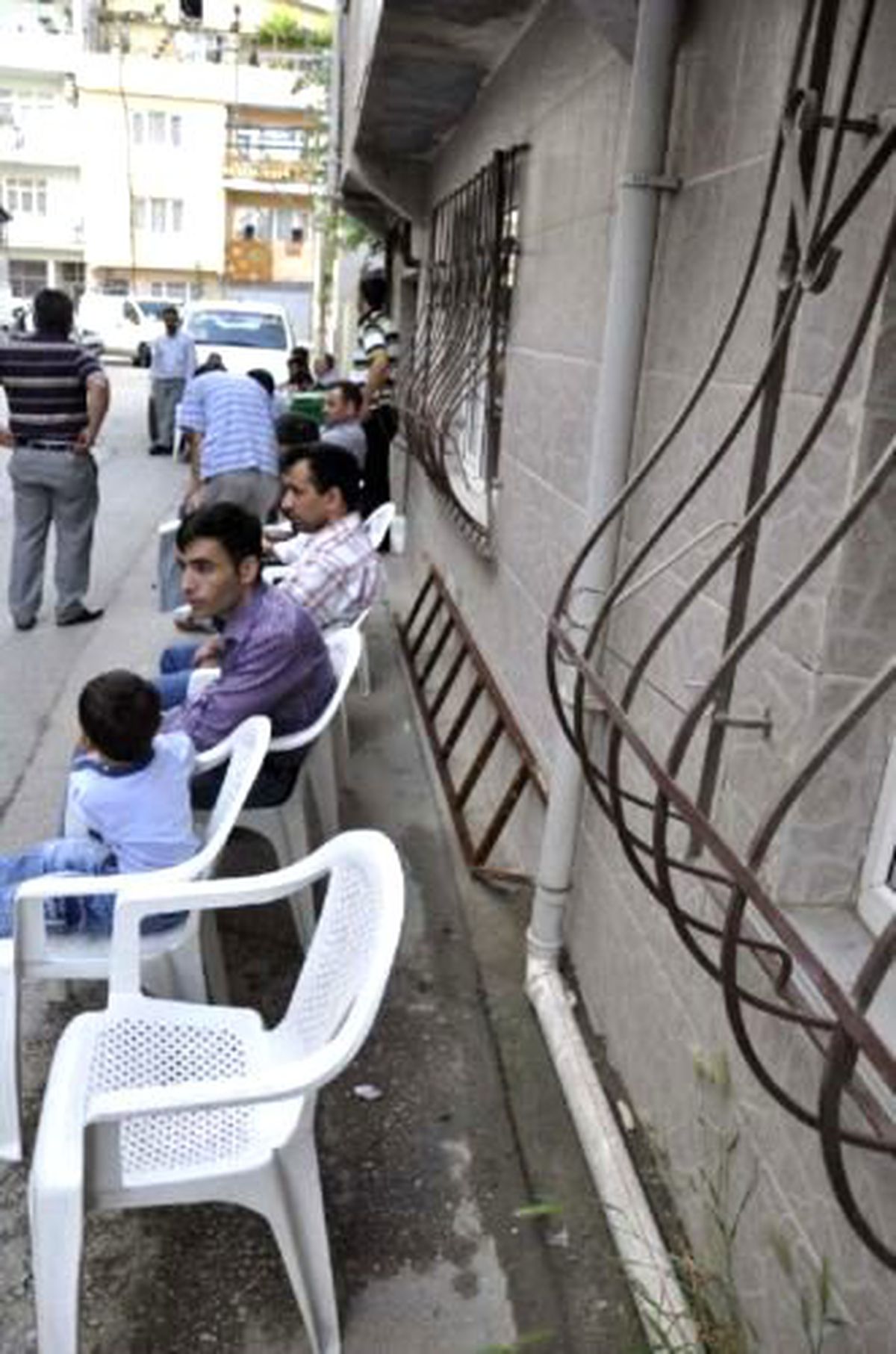 Halı Asarken Akıma Kapılan 6 Aylık Hamile Kadın Öldü, Bebek Kurtarıldı(2)