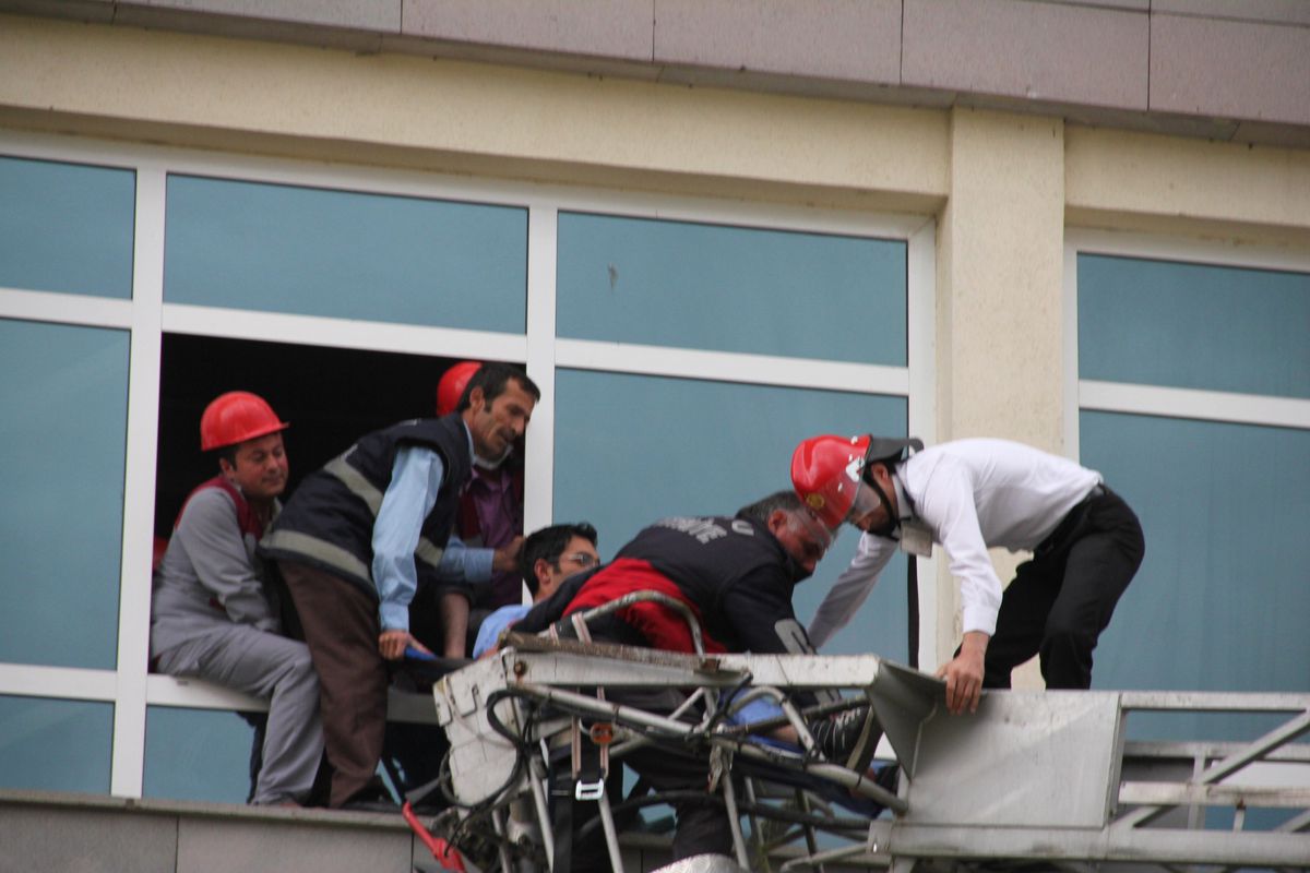Hastanede Gerçeğini Aratmayan Yangın Tatbikatı