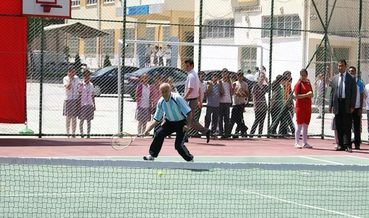 İlköğretim Okulunda Tenis Kortunun Açılışı Yapıldı