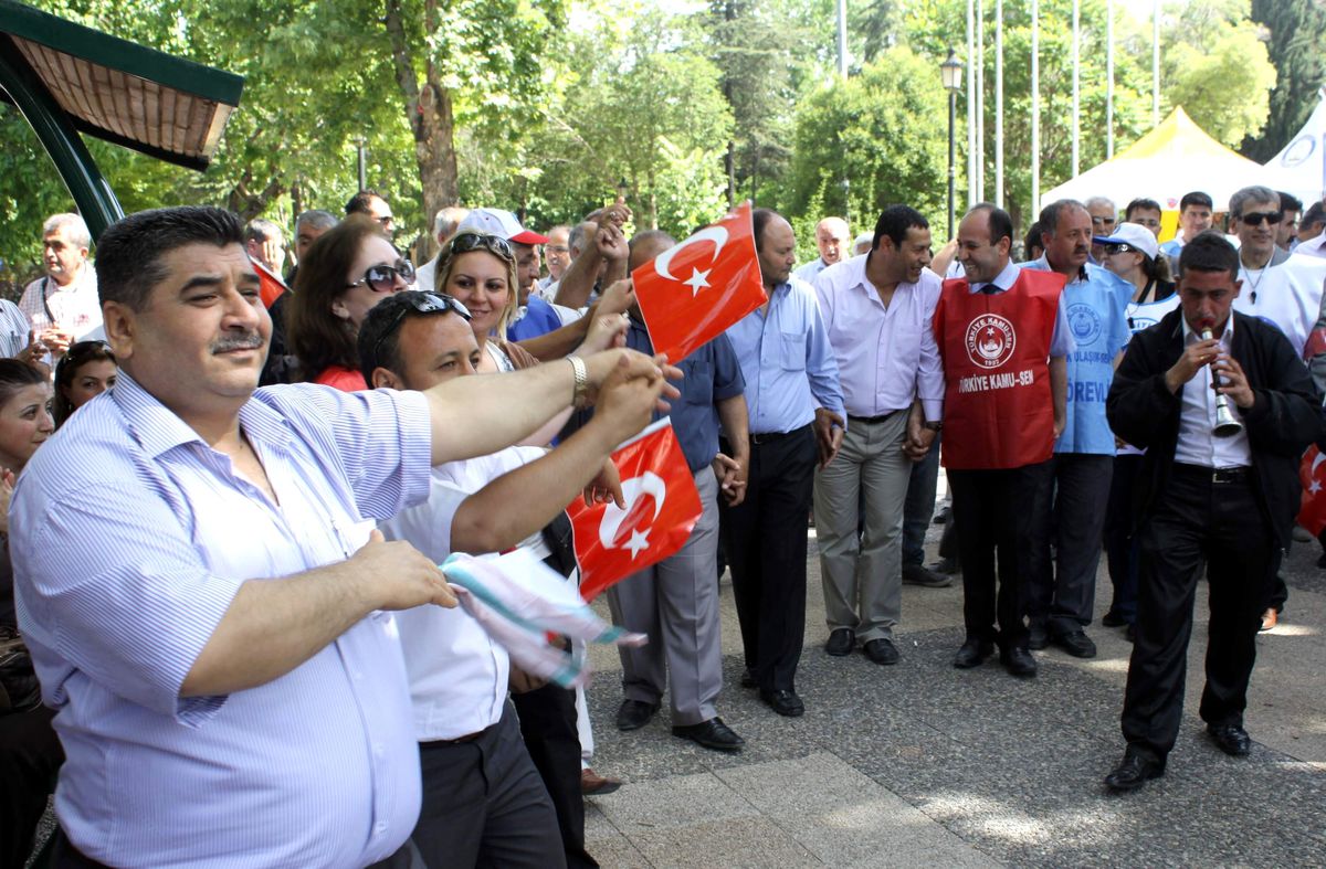 Kamu Çalışanları Eyleme Başladı