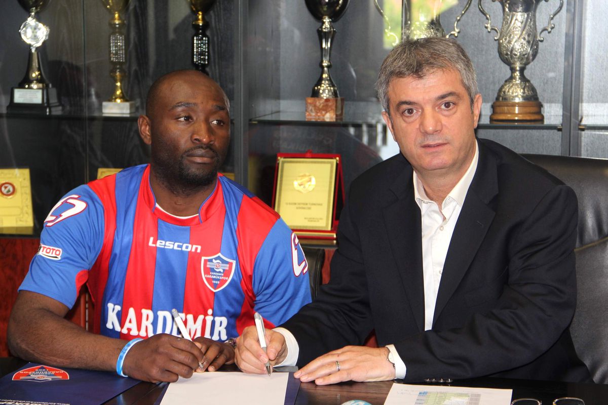 Karabükspor Kongolu Oyuncu Lua Lua ile 2 Yıllık Sözleşme İmzaladı