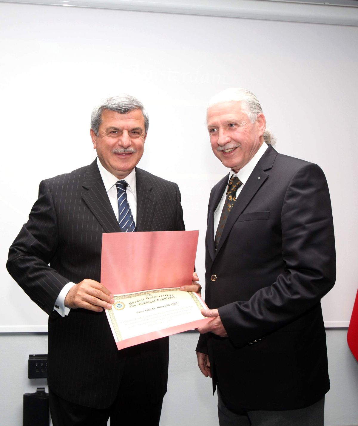Karaosmanoğlu, Felsefe Günlerine Katıldı