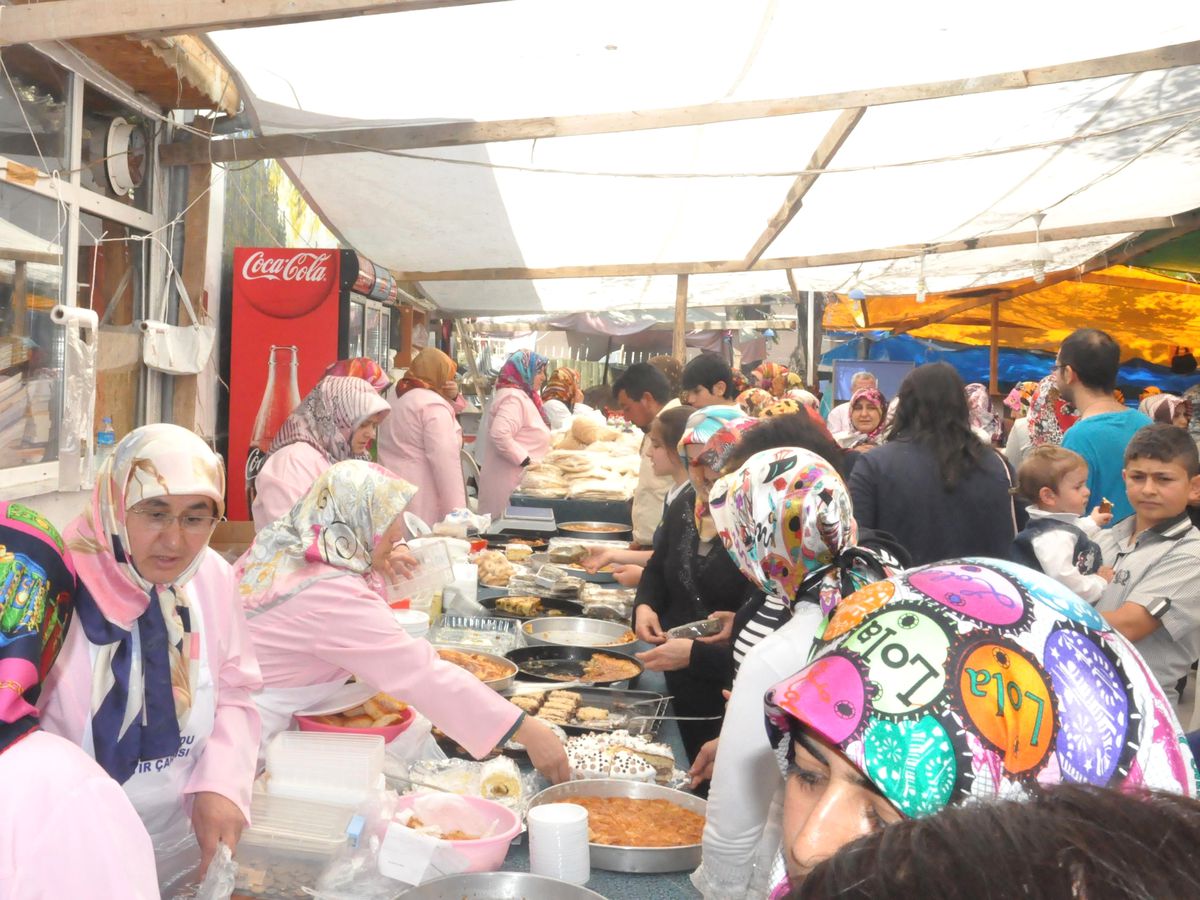 Kırıkkale'de Yardıma Muhtaç Öğrenciler İçin Kermes