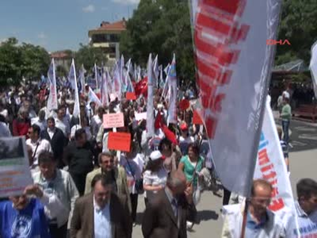 Konya\'da Memurlar İş Bıraktı