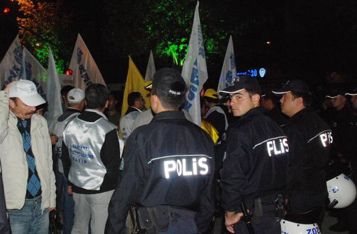 Konya\'daki İş Bırakma Eylemine Polis Engeli