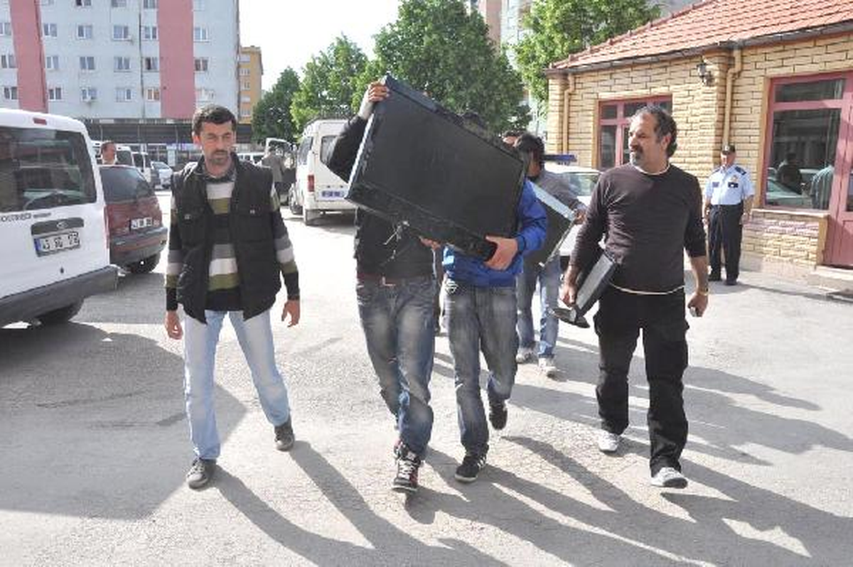 Kütahya'da Çaldılar, Eskişehir'de Yakalandılar